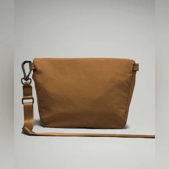 NWT Lululemon All Night Festival Bag 5L Burnt Caramel - Picture 8 of 10